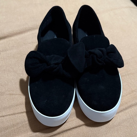 Rebecca Minkoff Shoes - REBECCA MINKOFF
Stacey Bow Platform
Sneaker In Black